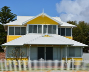 30th Sep 2015 - Yellow Beach House DSC_1812