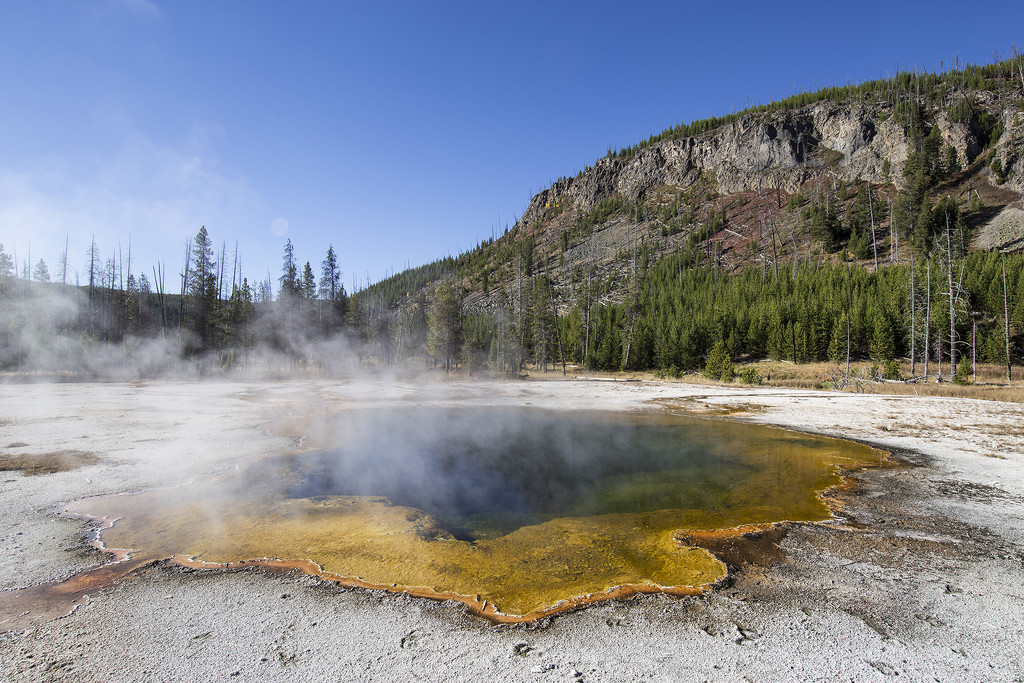 Emerald Pool Yellowstone by pdulis