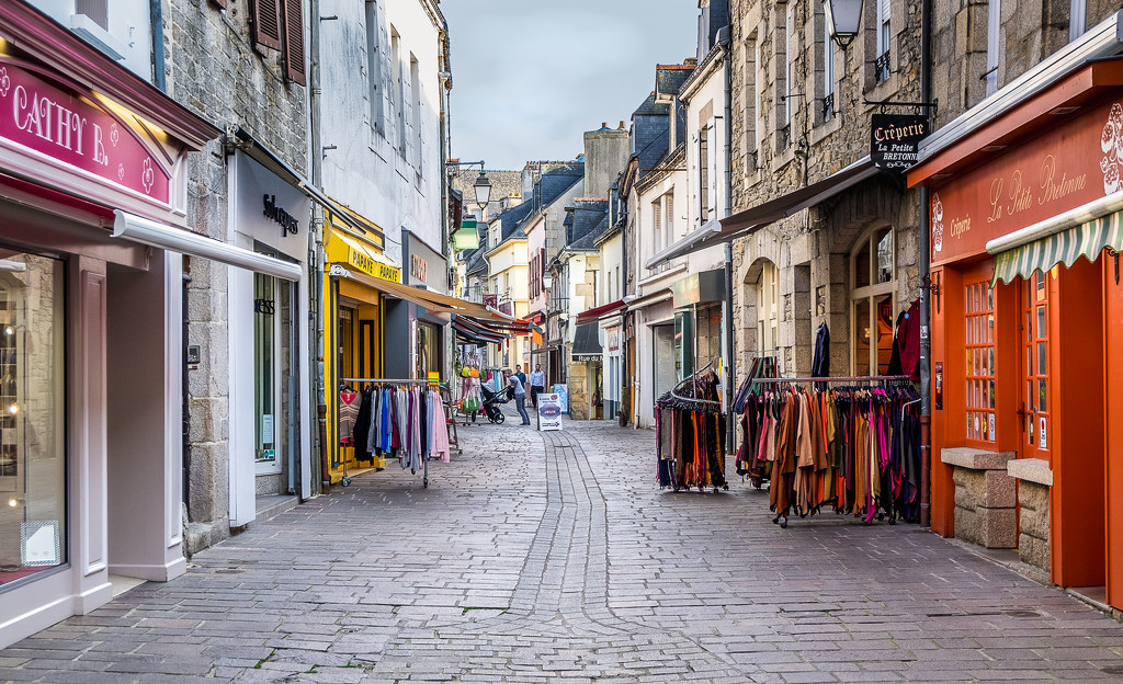 Pontivy - Boutiques, Bars and Restaurants by vignouse
