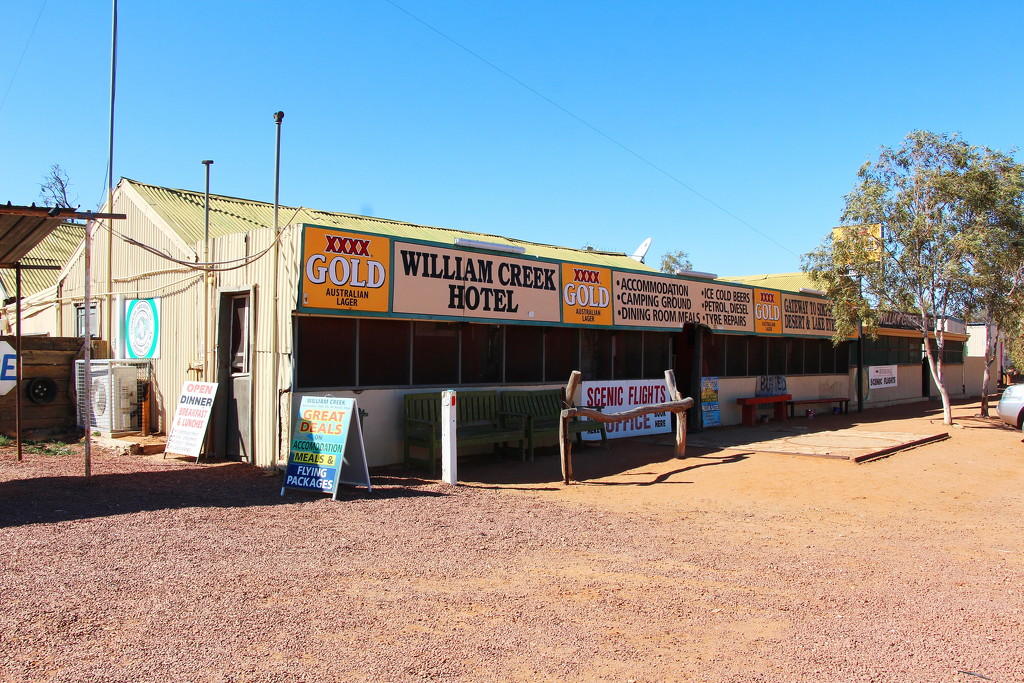 The 5 Star William Creek Hotel by terryliv