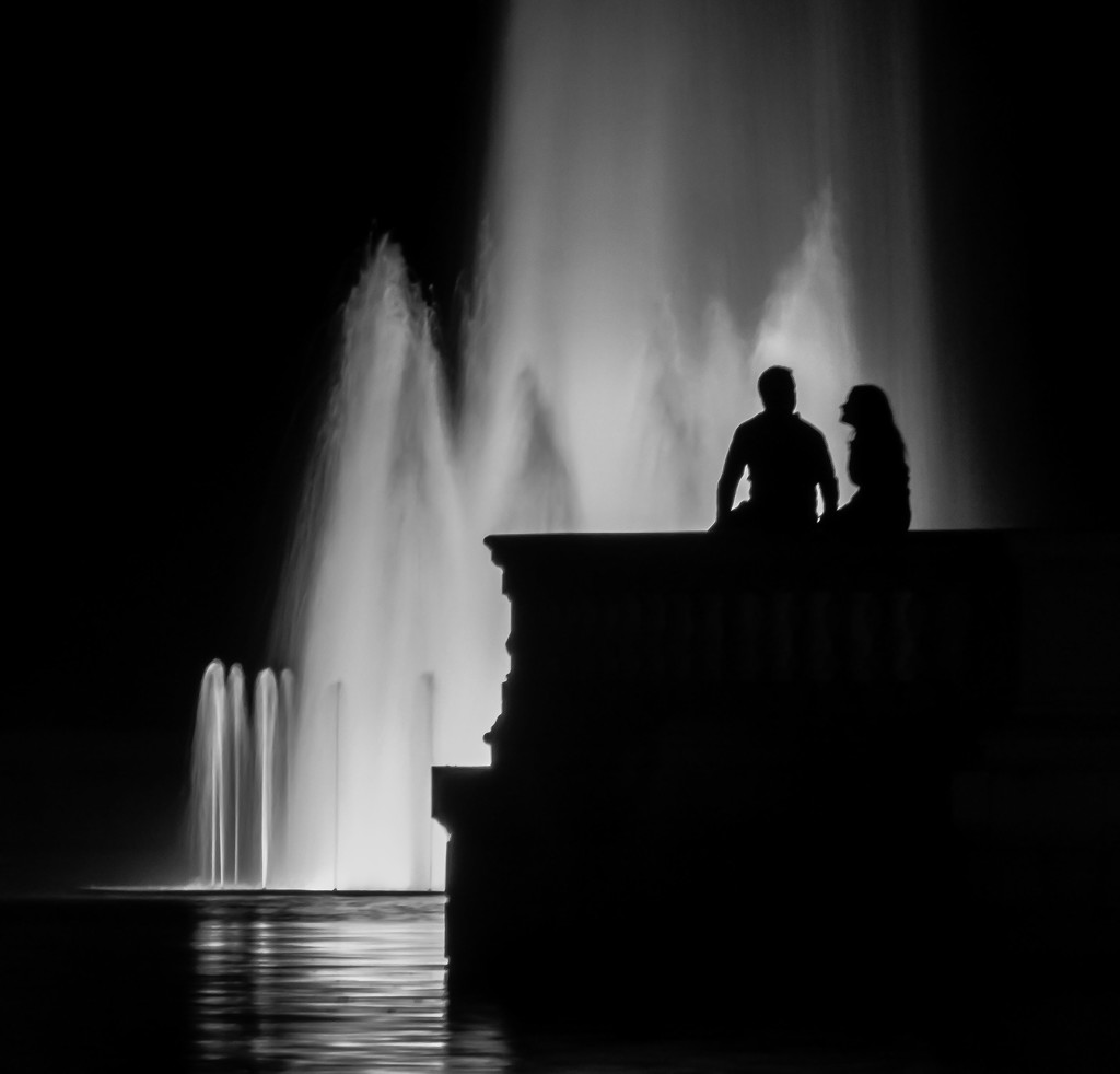 Watching the Fountain by rosiekerr