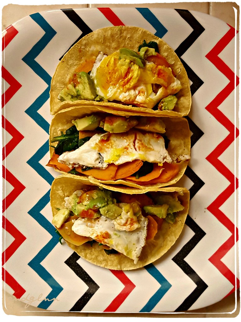 Taco Tuesday by cndglnn