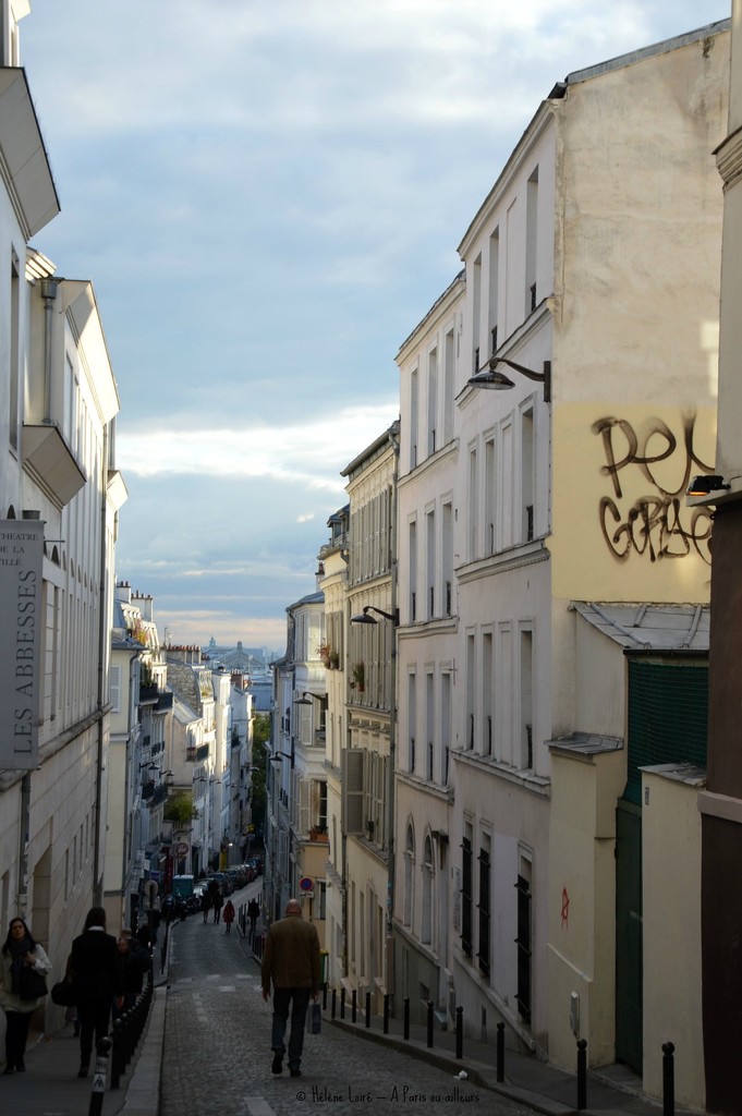 Montmartre's street by parisouailleurs