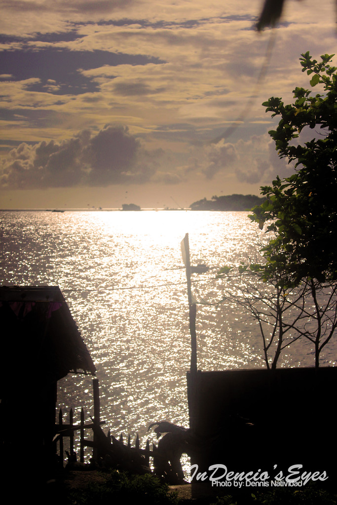 Dawn at Magic Island by iamdencio