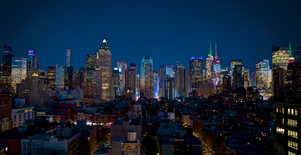 NY Skyline at Night by jyokota