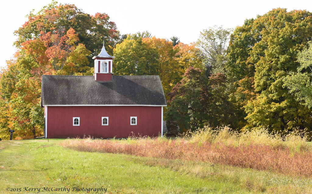 Red Barn by mccarth1