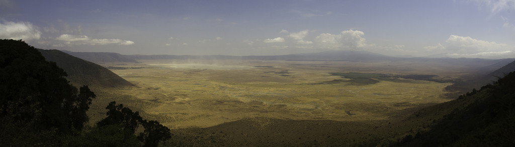 Ngorongoro Crater by leonbuys83