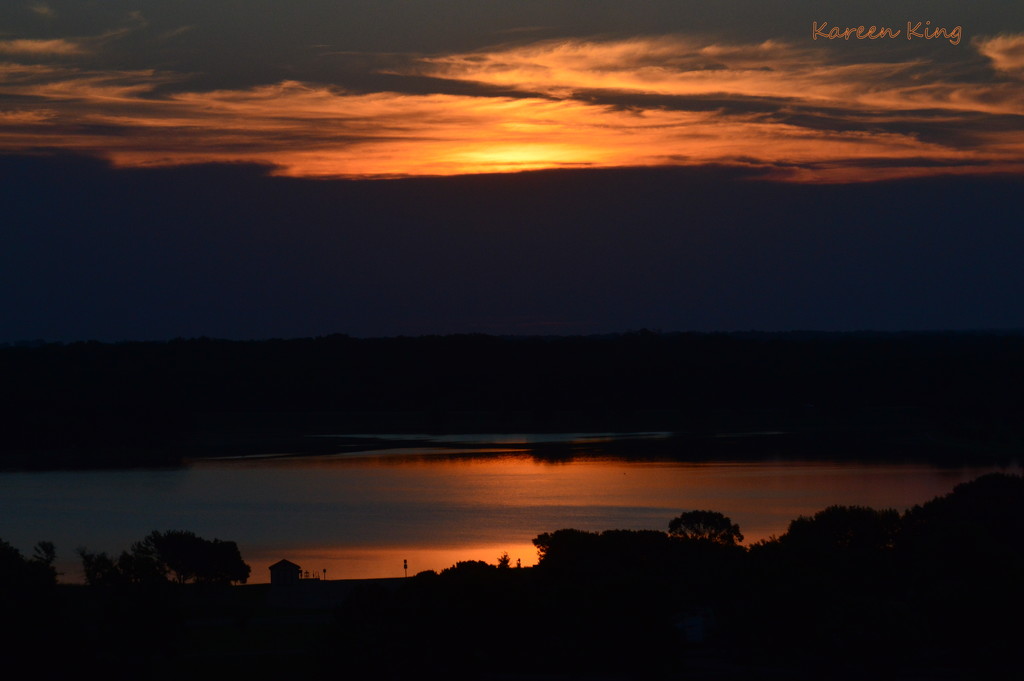 Melvern Lake Before Sunrise by kareenking