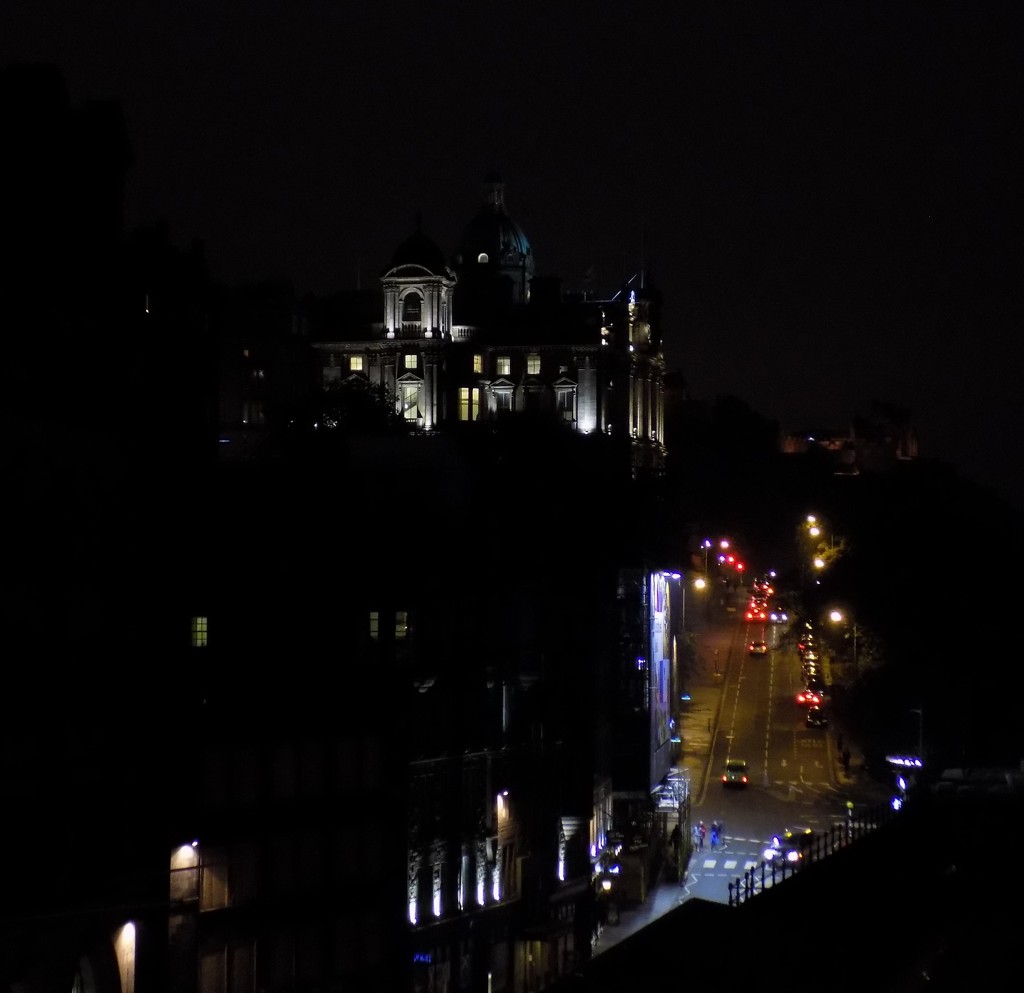Night-time Edinburgh by flowerfairyann