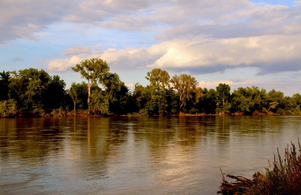Des Moines River by lynnz