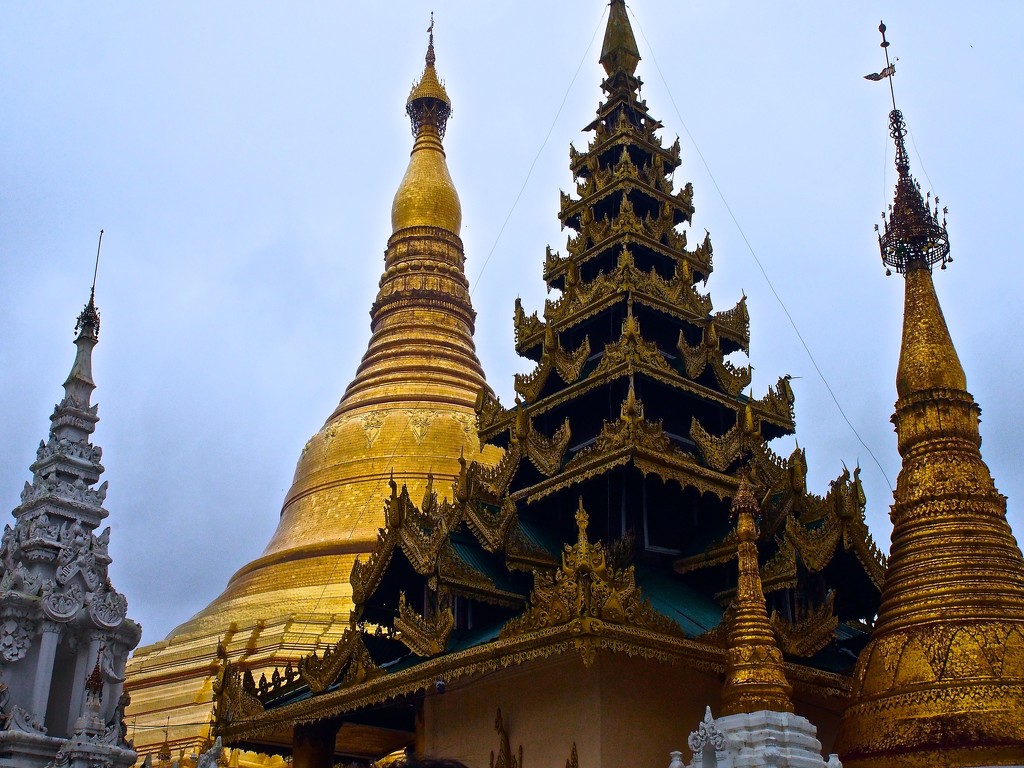 Shwedagon Pagoda, Yangon by redy4et