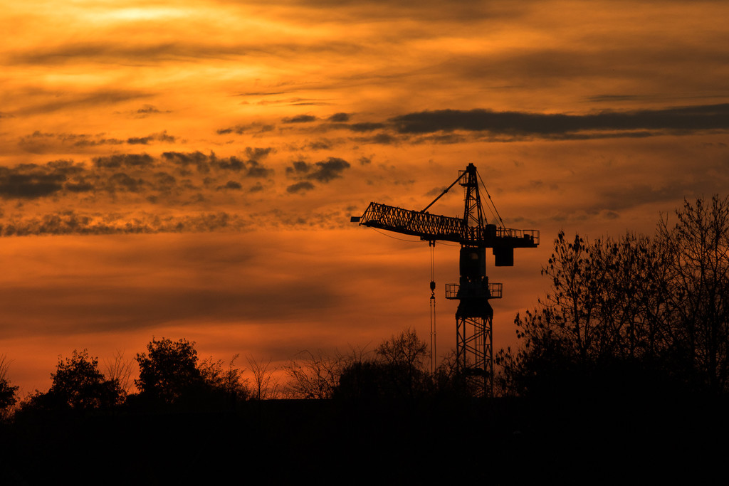 Sunset Crane by leonbuys83