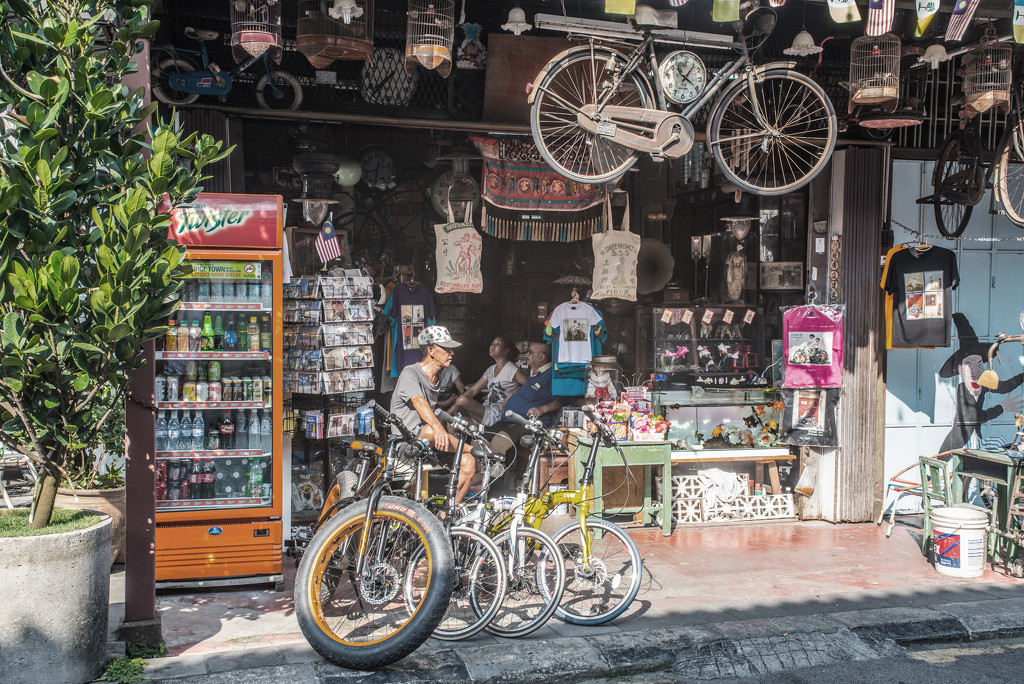 Bicycle Hire shop Armenia Street by ianjb21