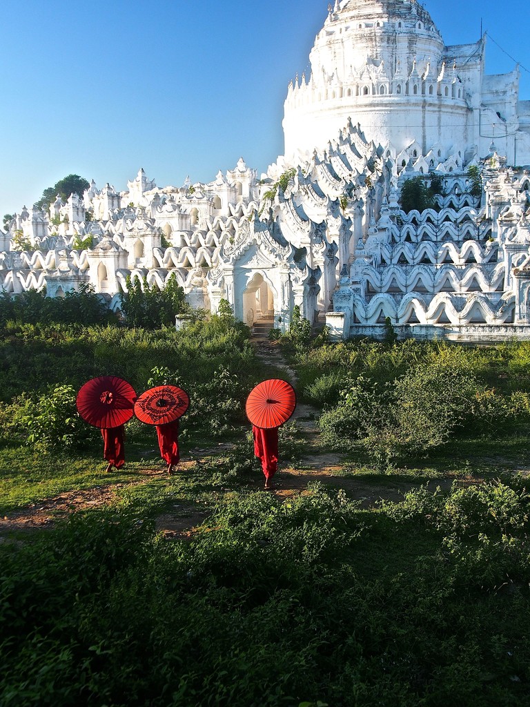 Pilgrimage to MyatheinTan Pagoda by redy4et