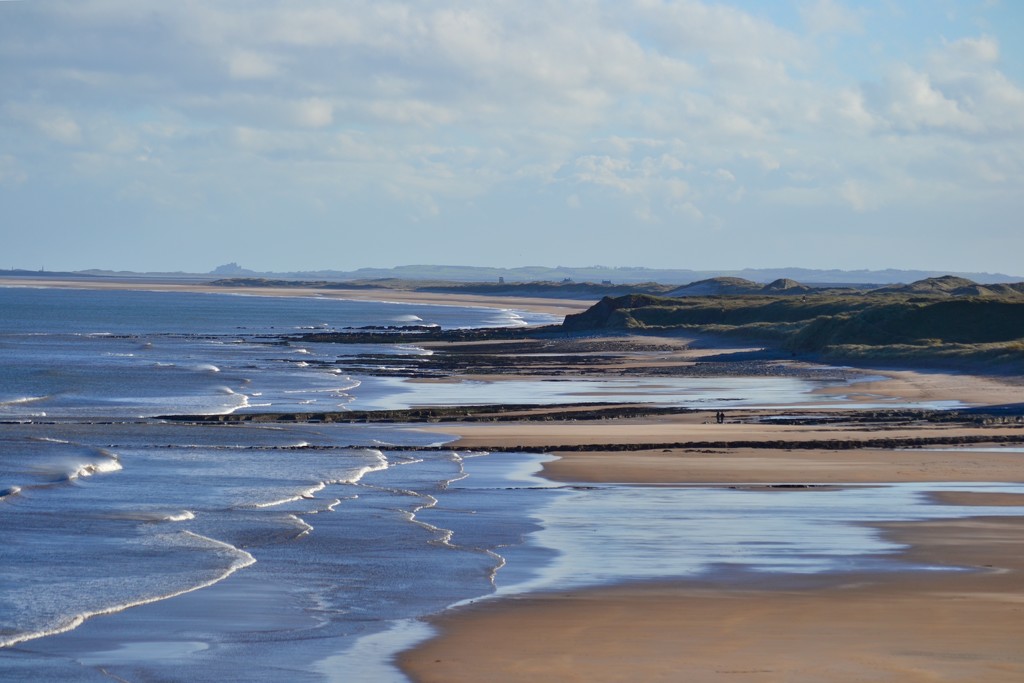 Cheswick Sands and Lindisfarne by tomdoel