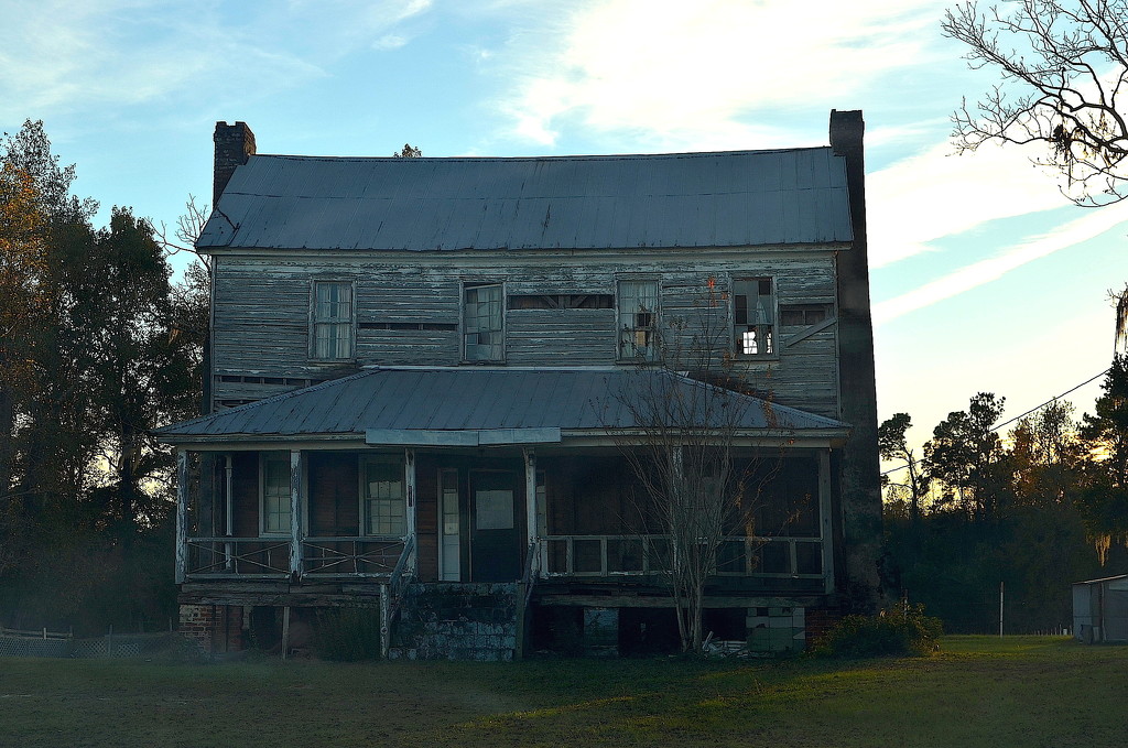 One of my favorite old abandoned farm houses in Dorchester County, South Carolina by congaree