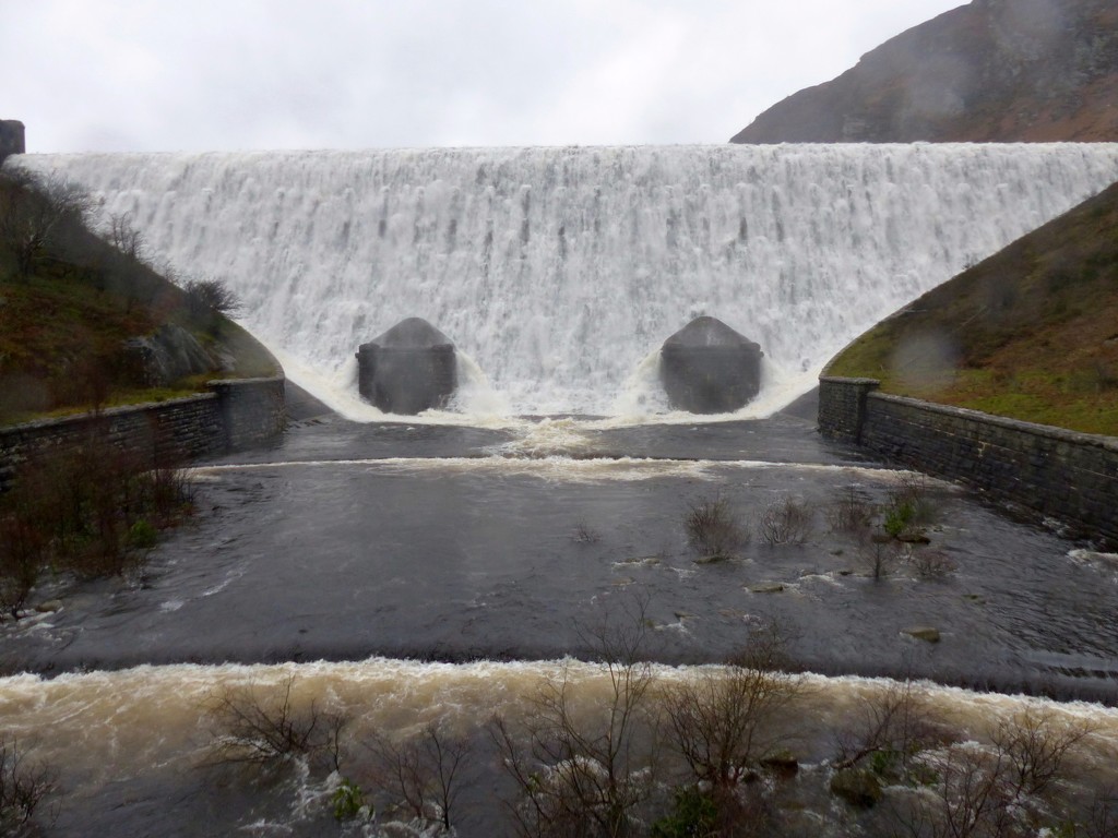 Craig Goch Dam, Elan Valley by susiemc