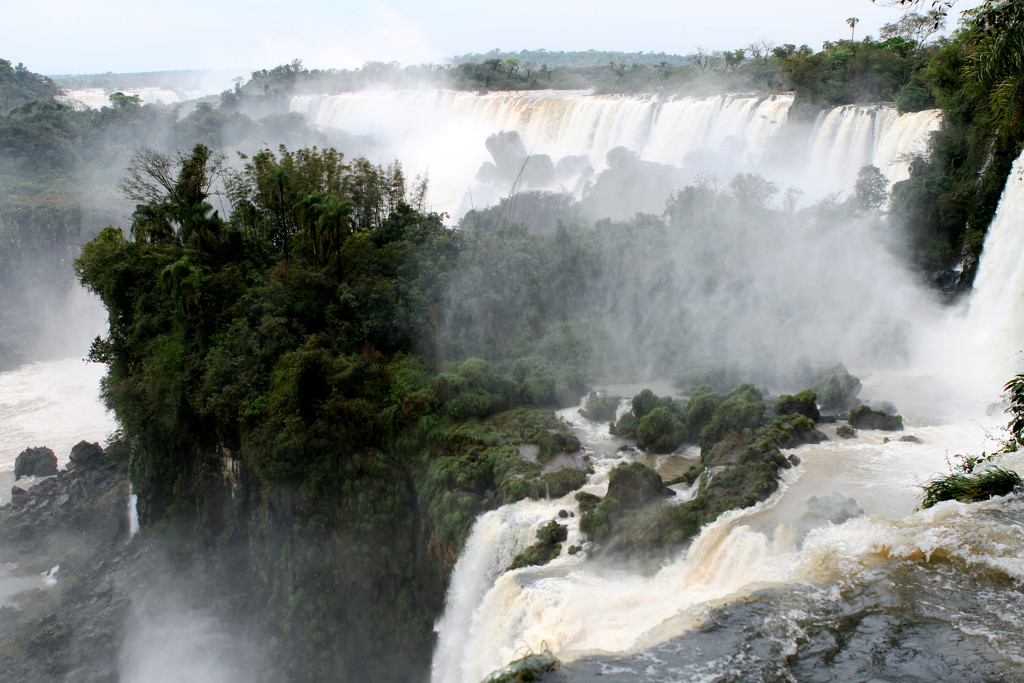 Iguazu by erinhull