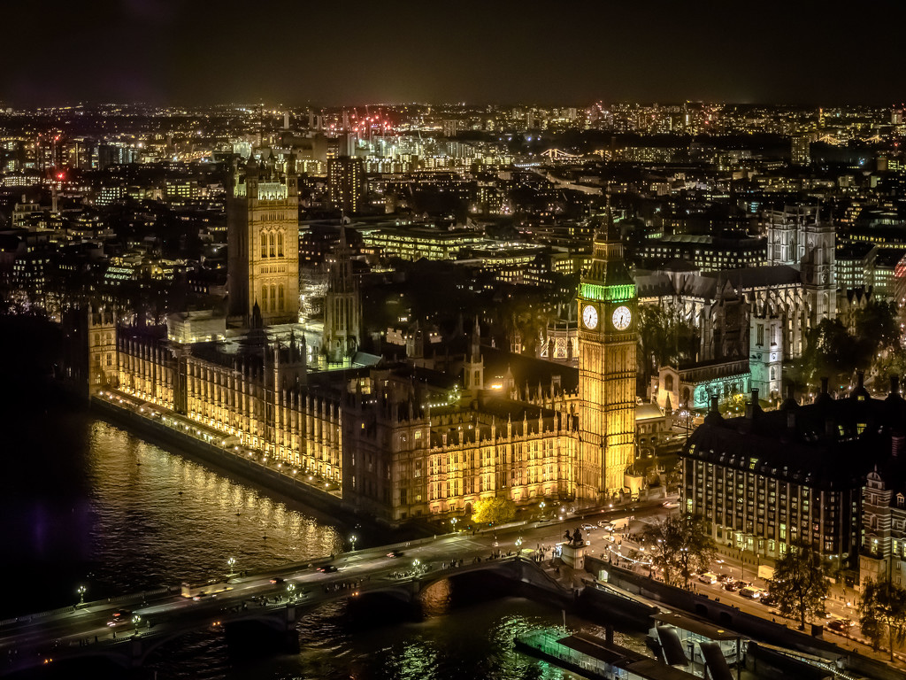London at Night by rosiekerr