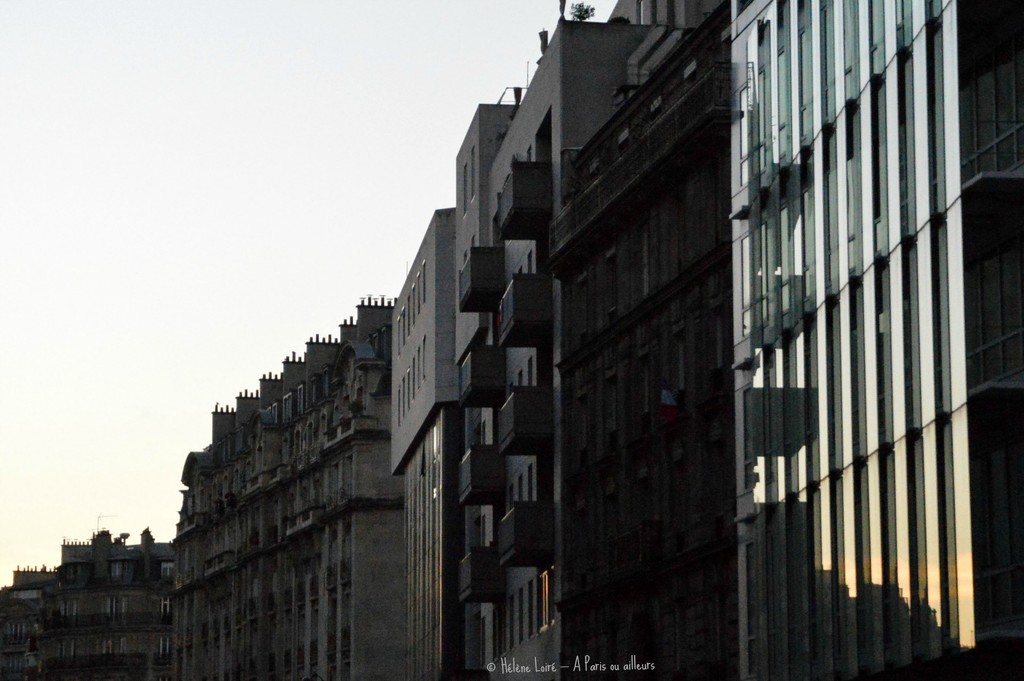 glass building by parisouailleurs