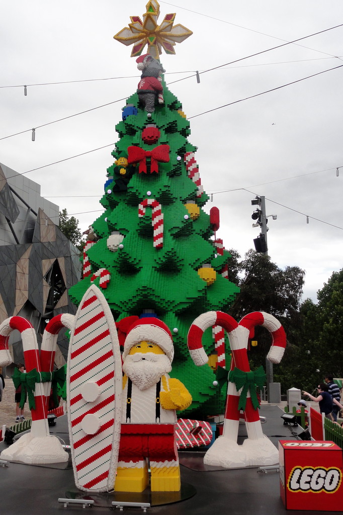 Lego Christmas tree by gilbertwood