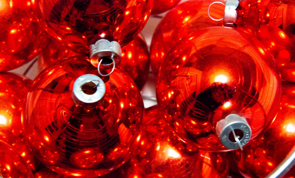 Scarlet ornaments by randystreat