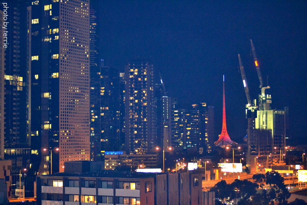 Melbourne skyline & Arts Centre spire by teodw