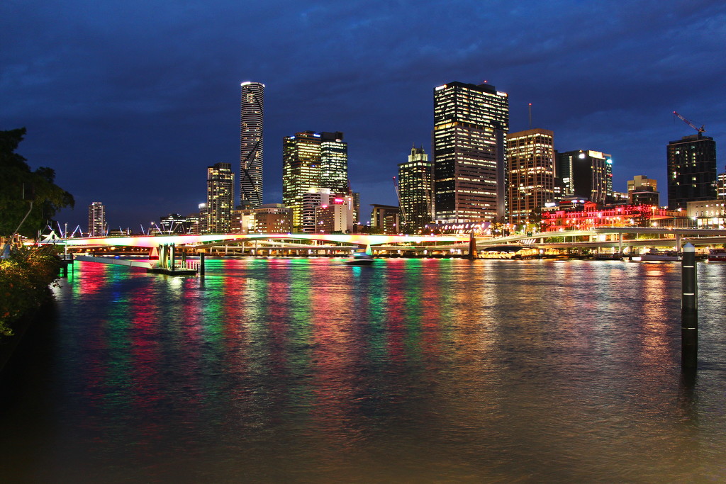Brisbane Cityscape at Night by terryliv