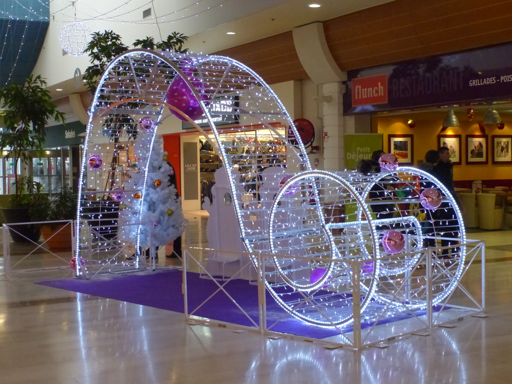 Christmas Display in the Shopping Mall by susiemc