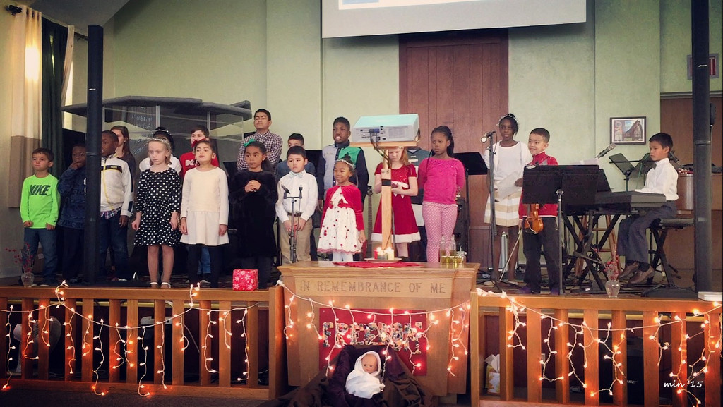 Children's Christmas Choir by mhei