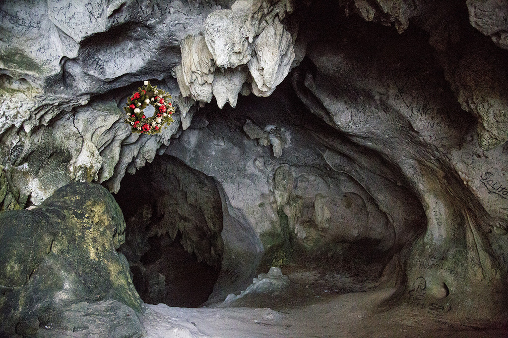 Happy Holidays from the Los Haitises Cave by pdulis