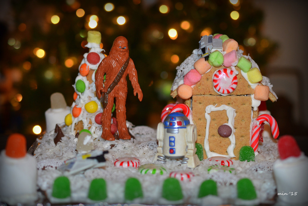 Gingerbread House: STAR WARS Edition by mhei