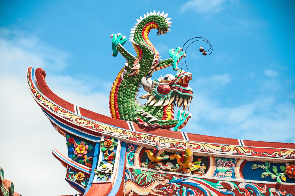 Kuan Yin Temple Roof Dragon by ianjb21