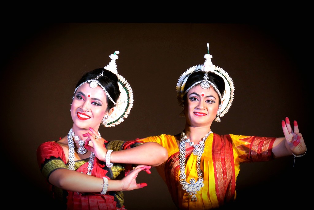 Odissi dancers by amrita21