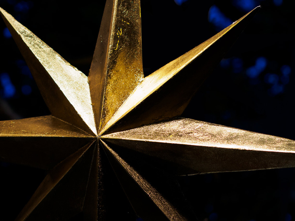 Christmas Star as Spaceship by fotoblah