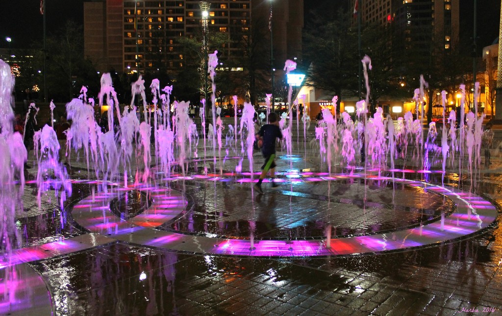 Colorful Fountain by harbie