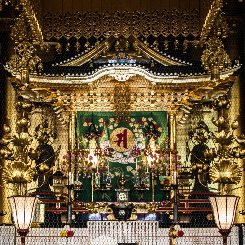 Worship Space--Asakusa Temple by darylo