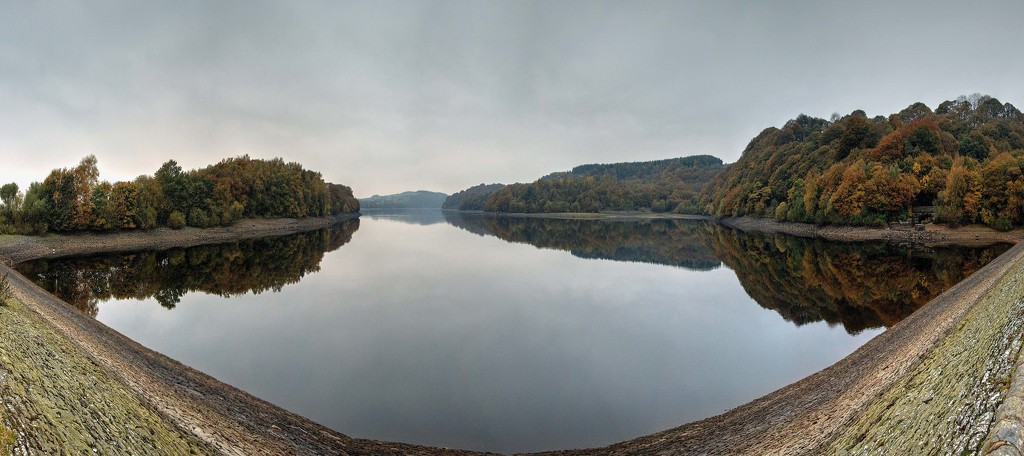 Anglezarke Reservoir. by gamelee