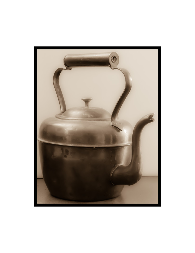 tea kettle by randystreat