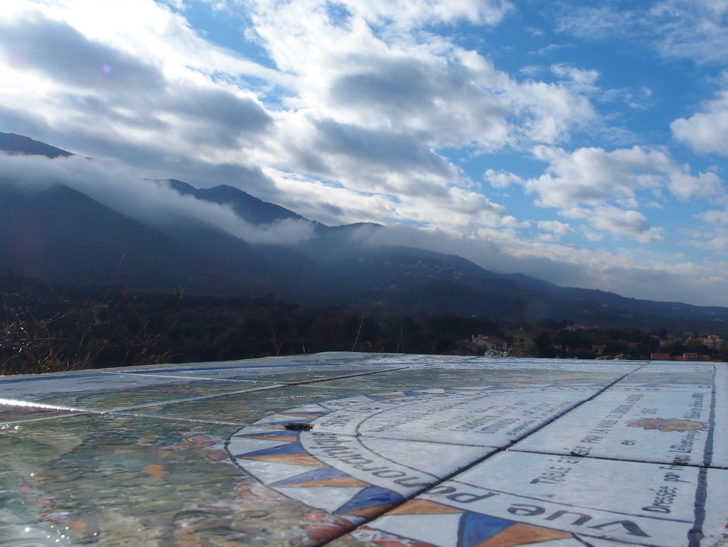 Vue panoramique sur le Massif des Albères by laroque