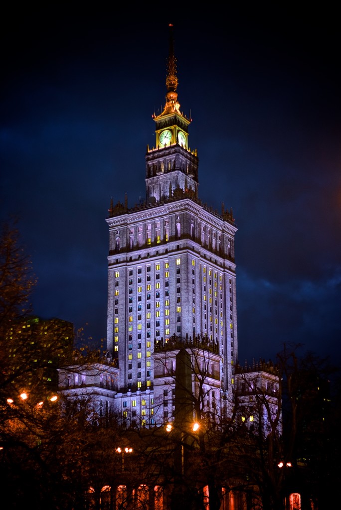 Nighttime in Warsaw by jyokota