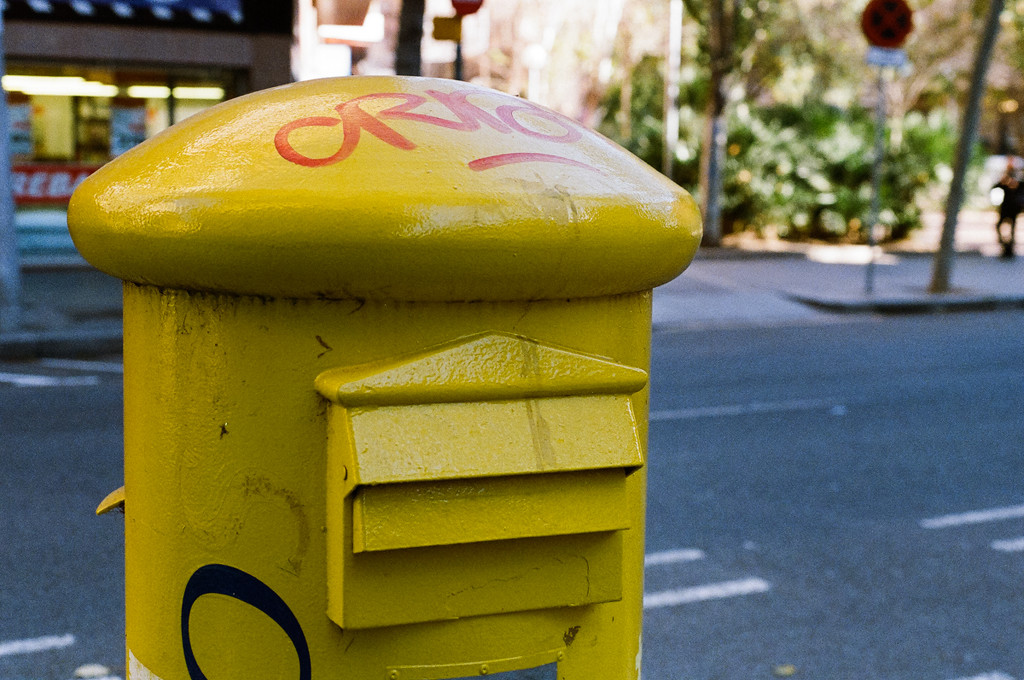 Yellow mailbox by jborrases