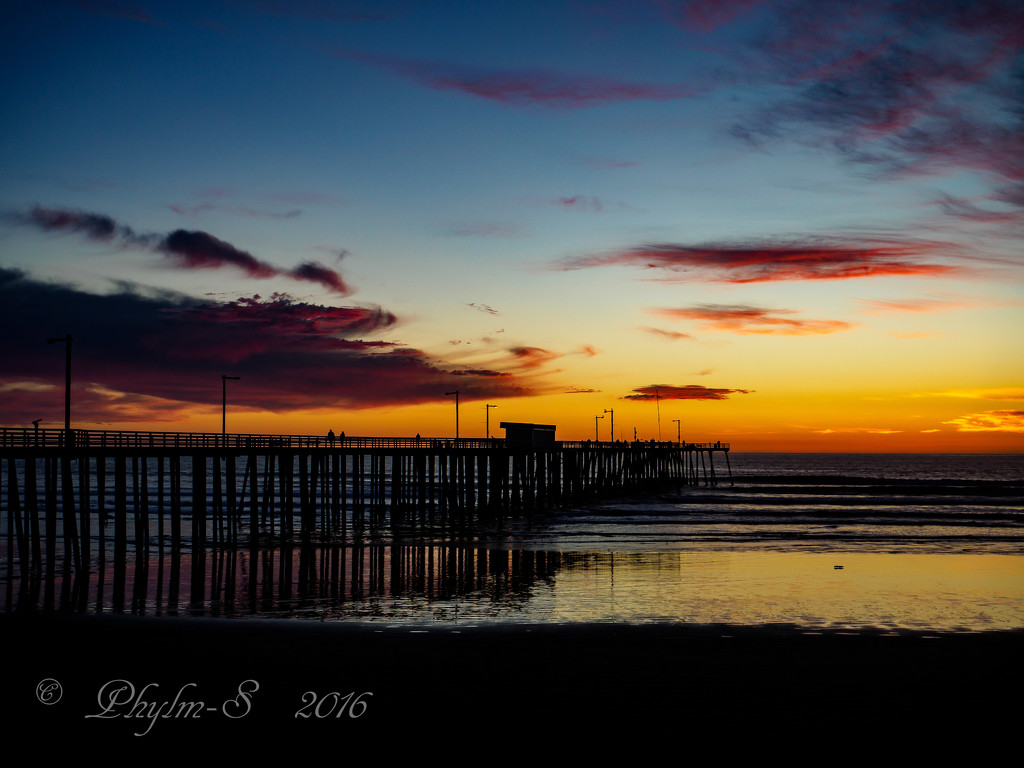 Sunset, Pismo Beach Pier by elatedpixie