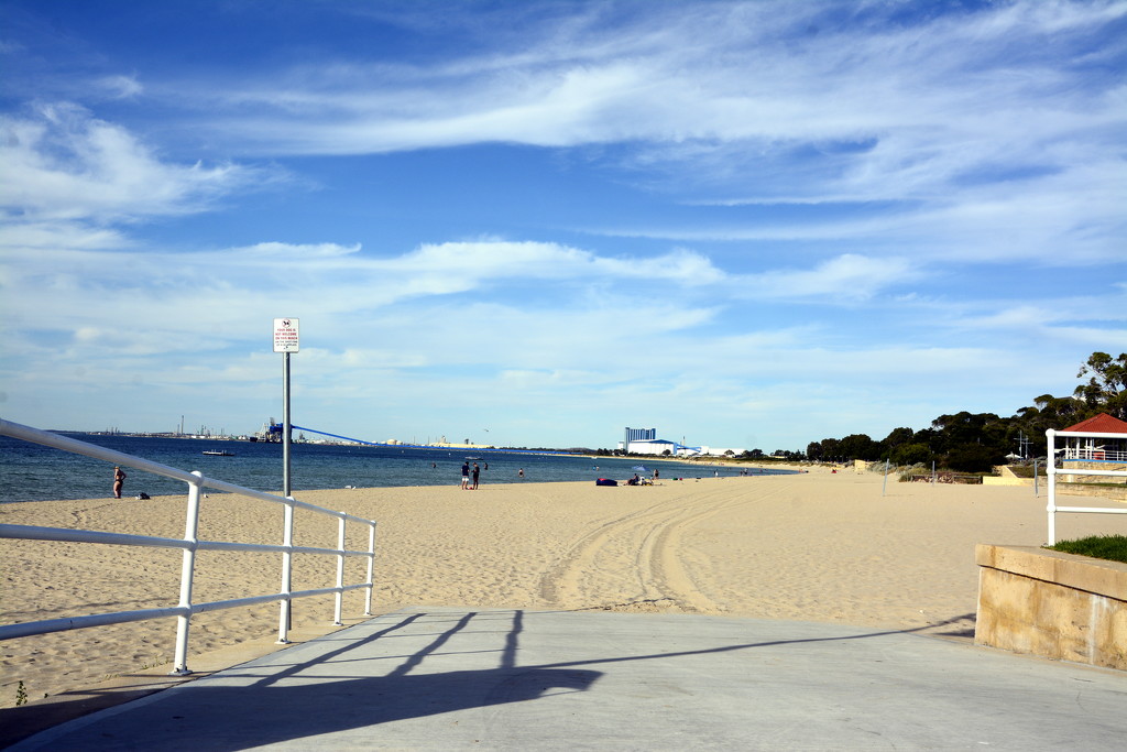 Clouds and Lines, Rockingham Beach _DSC2297 by merrelyn