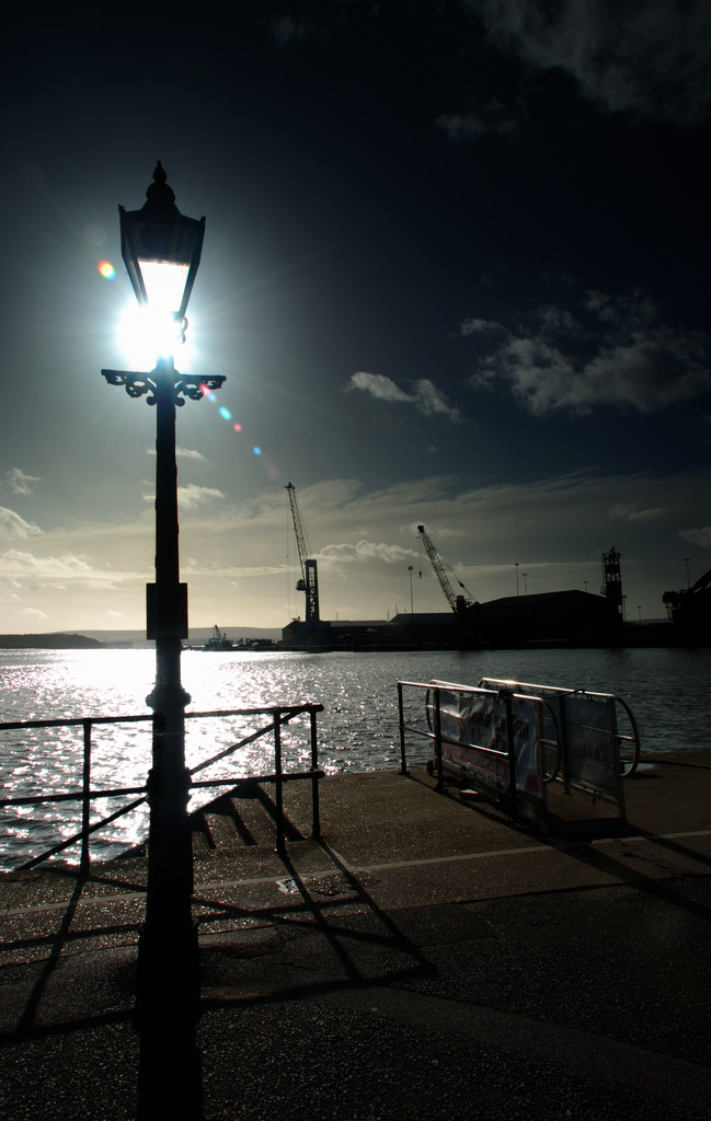 Harbour Lamp by davidrobinson