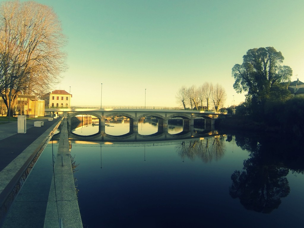 Fisheye reflections at Agueda by belucha