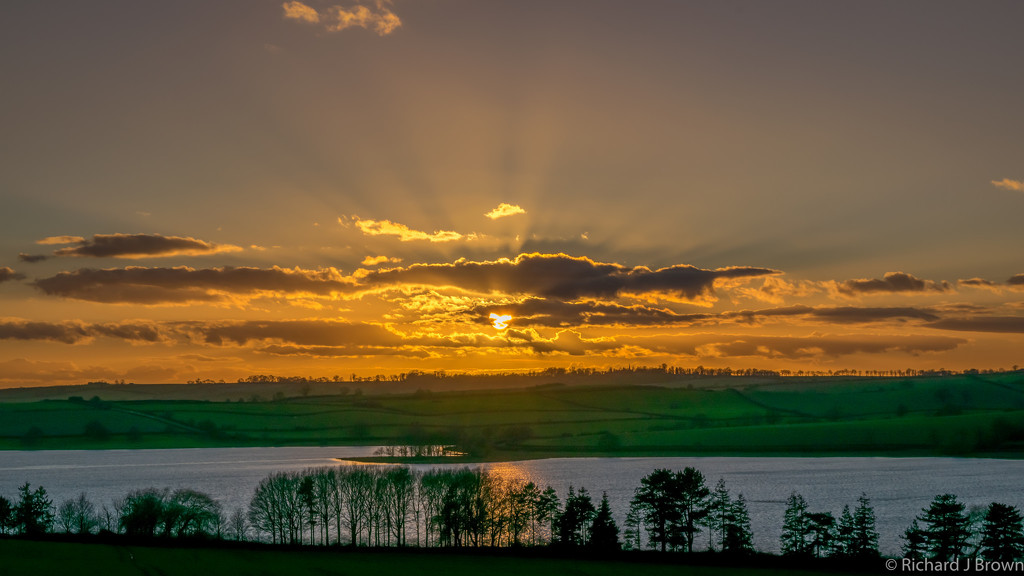 Sunset over Eyebrook Reservoir  by rjb71