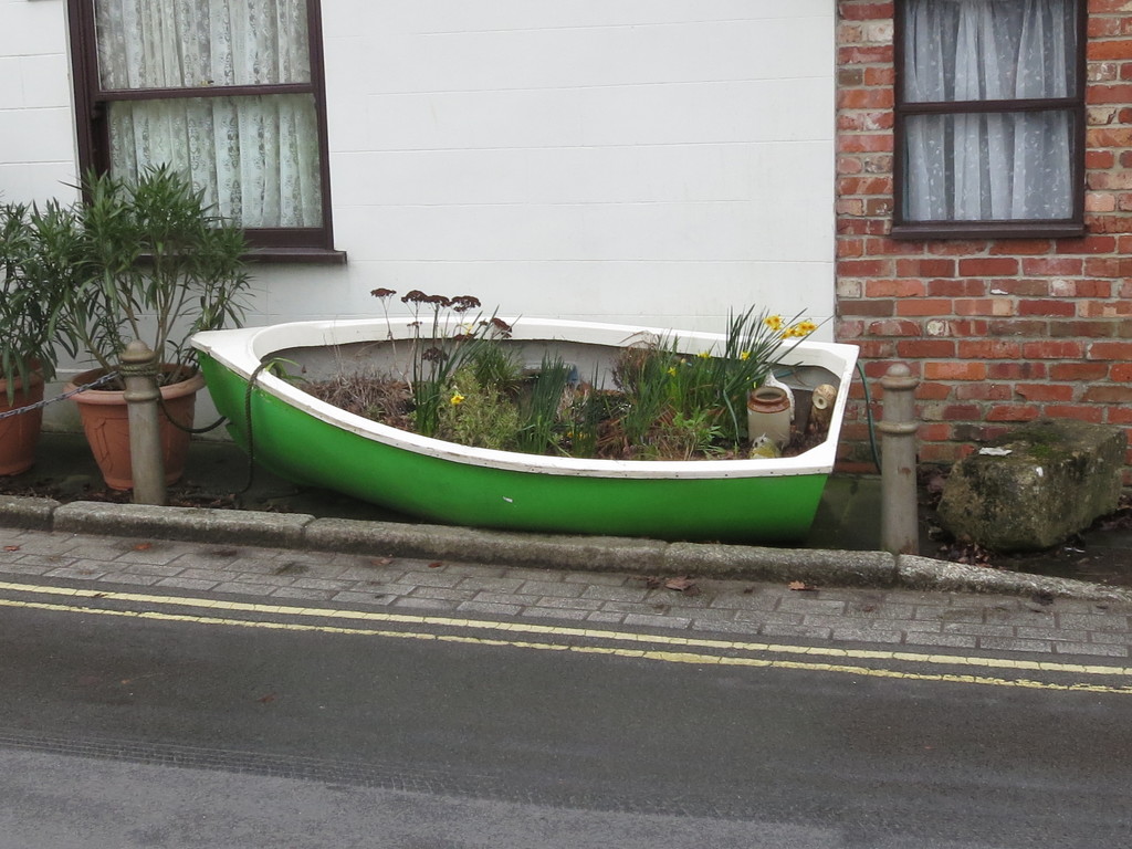 Boat Garden by davemockford