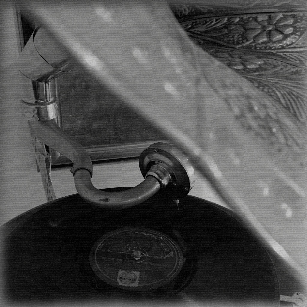 phonograph by cherrymartina