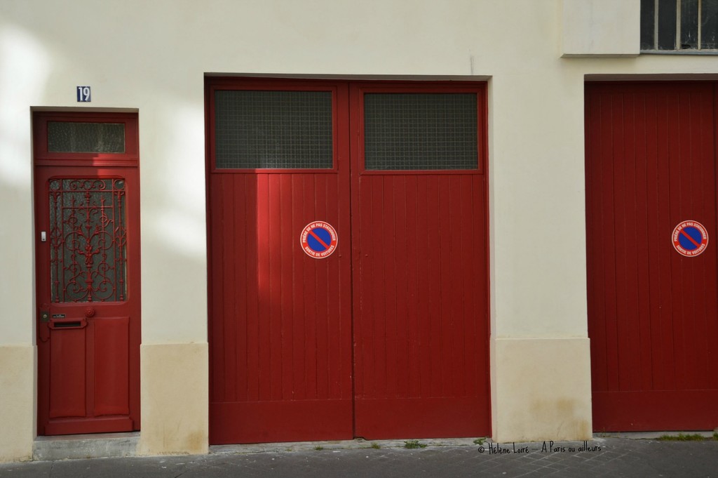 red doors by parisouailleurs